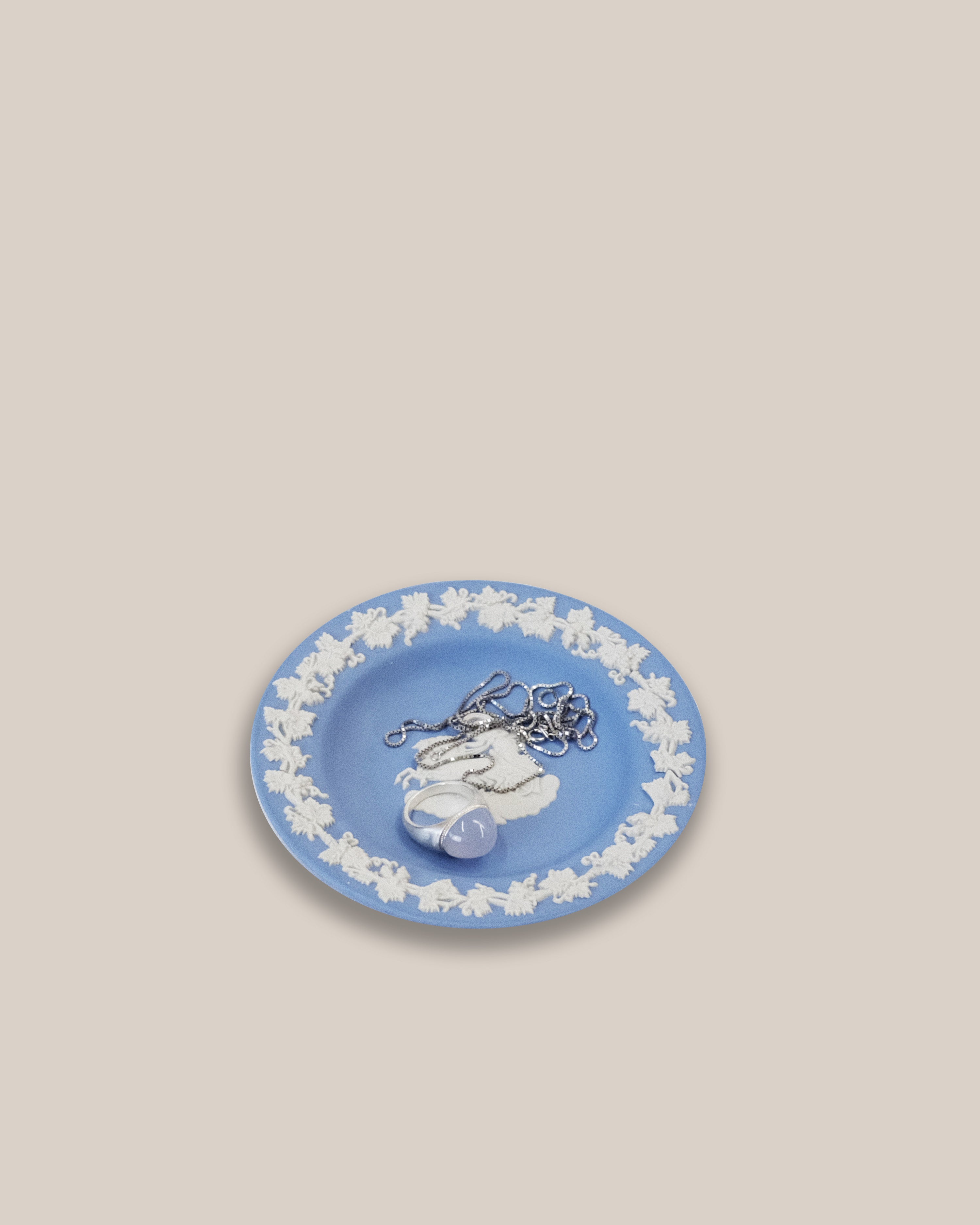 Wedgewood Plate with Horses and Chariot, 1950s (England)