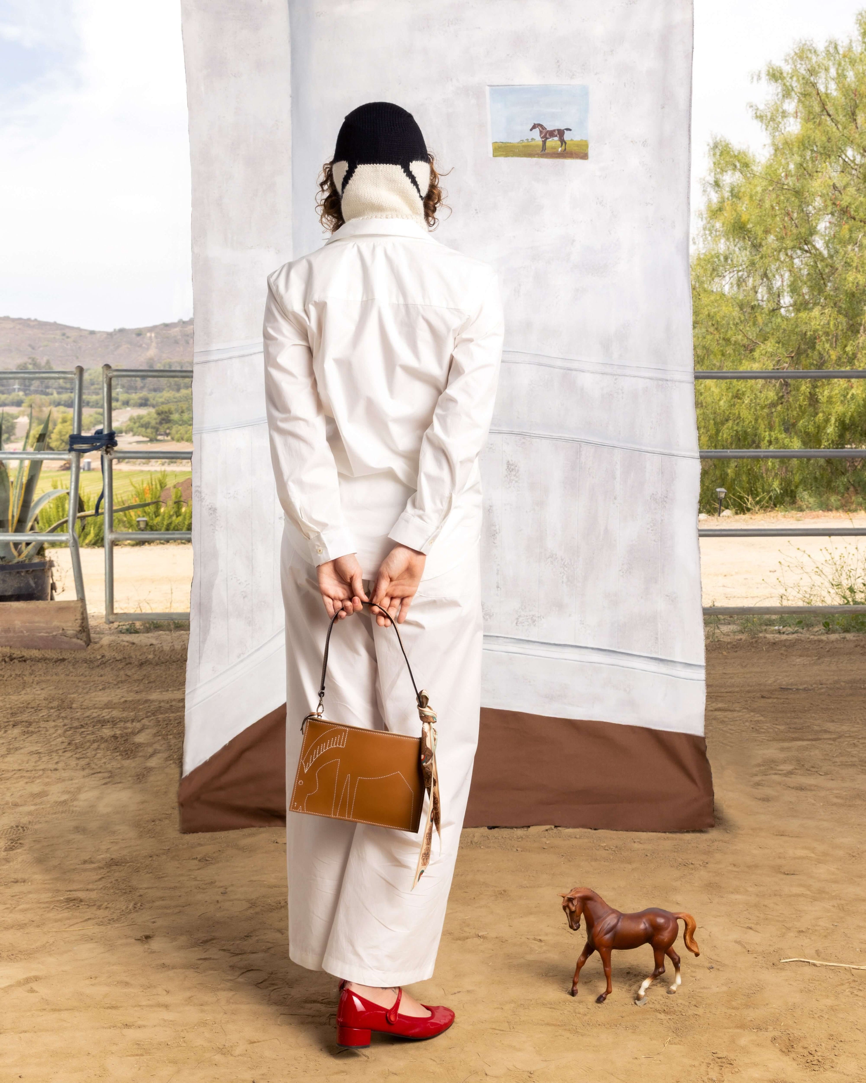 Pénélope Italian Leather Pouch - Saddle full length model