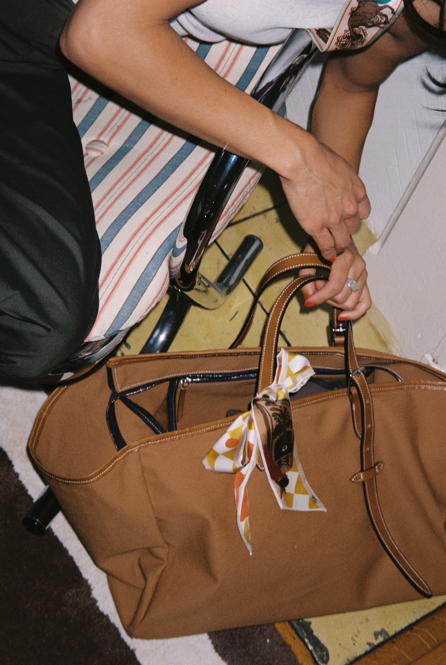 Leonora 18 Canvas Carryall